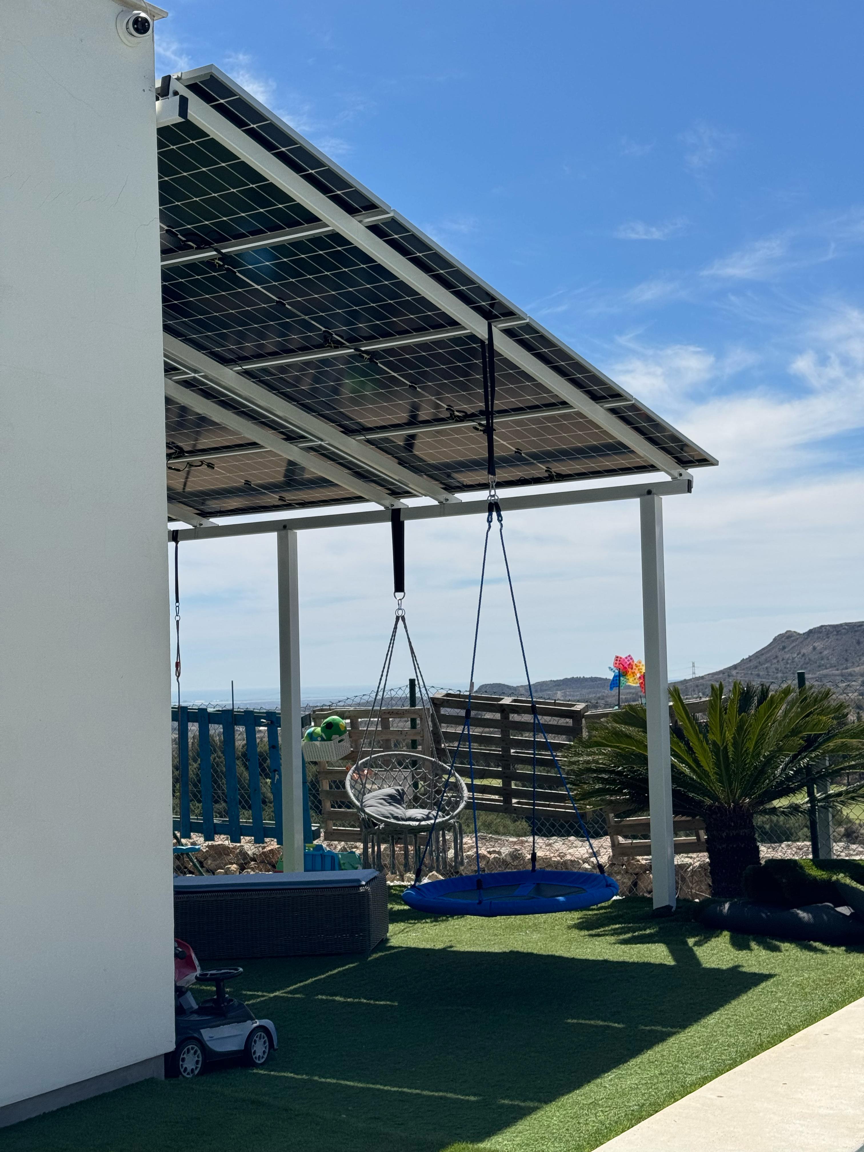 Pergola bifacial en Monforte del Cid